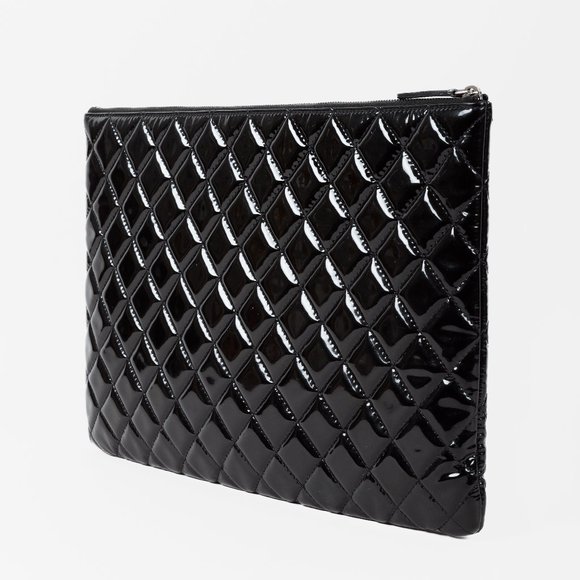 Chanel Quilted Black Patent Leather Large O Case - Picture 4 of 11